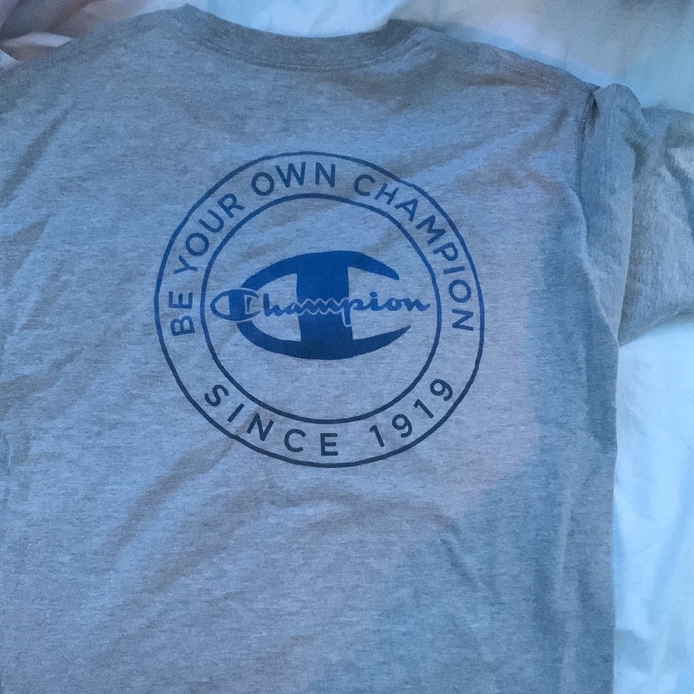 grey champion shirt ! - Picture 3 of 4